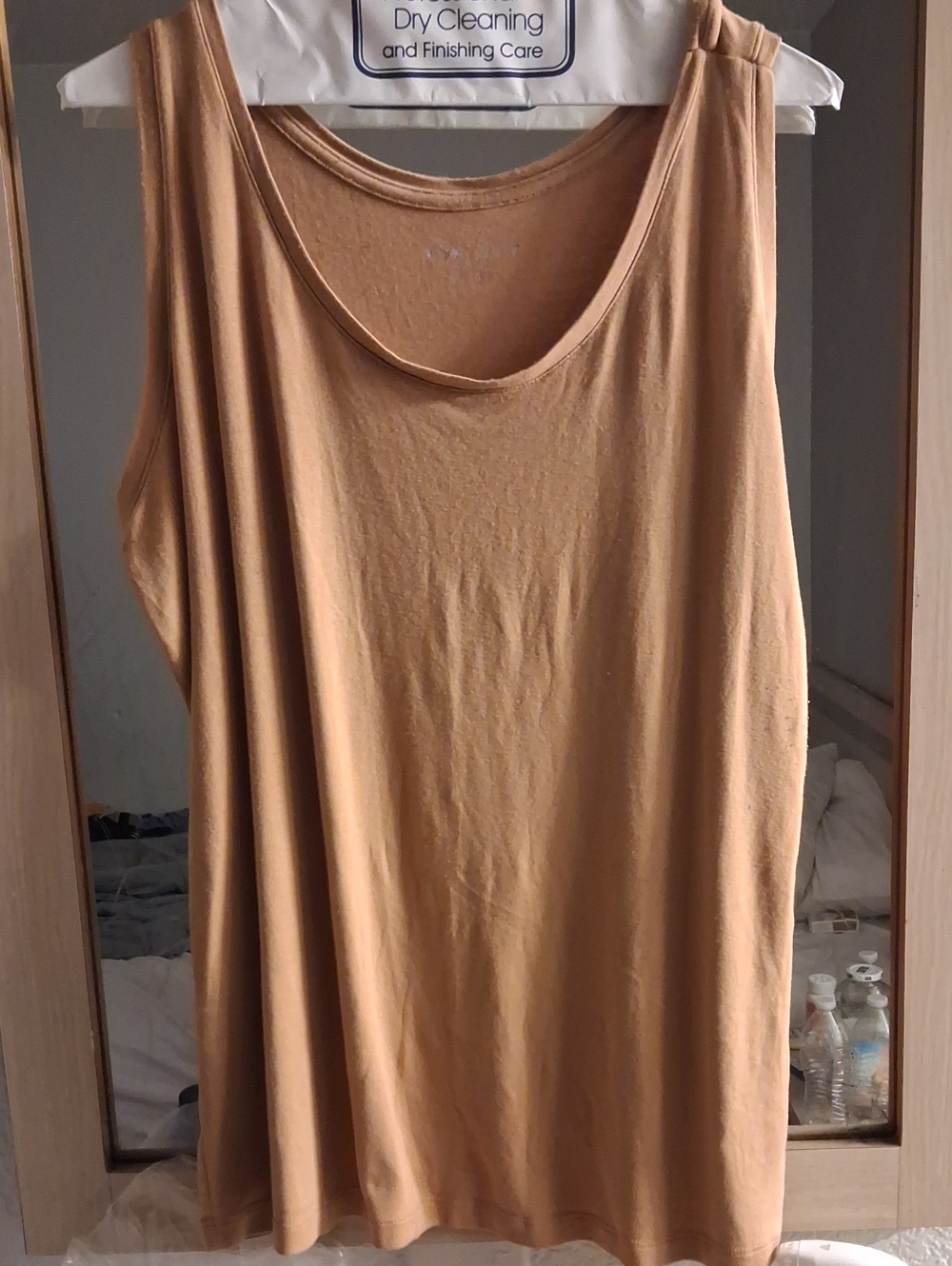 Ava & Viv Tan Sleeveless Scoop Neck Tank Top